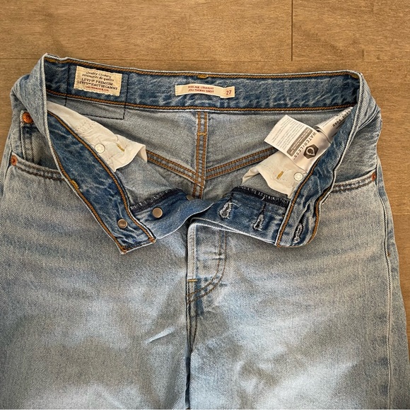 Levis High Waisted Button Up Ribcage Straight Jeans - Picture 4 of 6